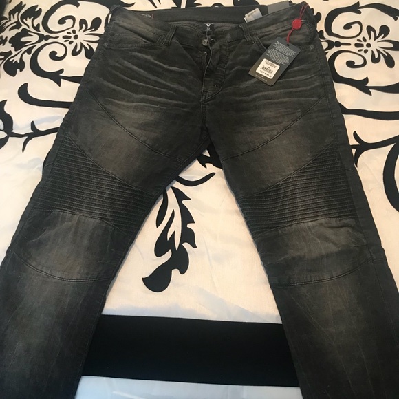 True Religion relaxed skinny - Picture 2 of 4